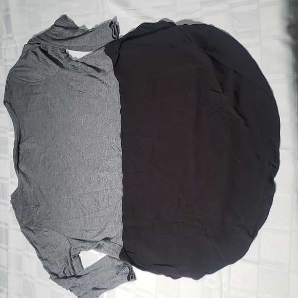 Two by Vince Camuto grey and Black top in large - Picture 5 of 7